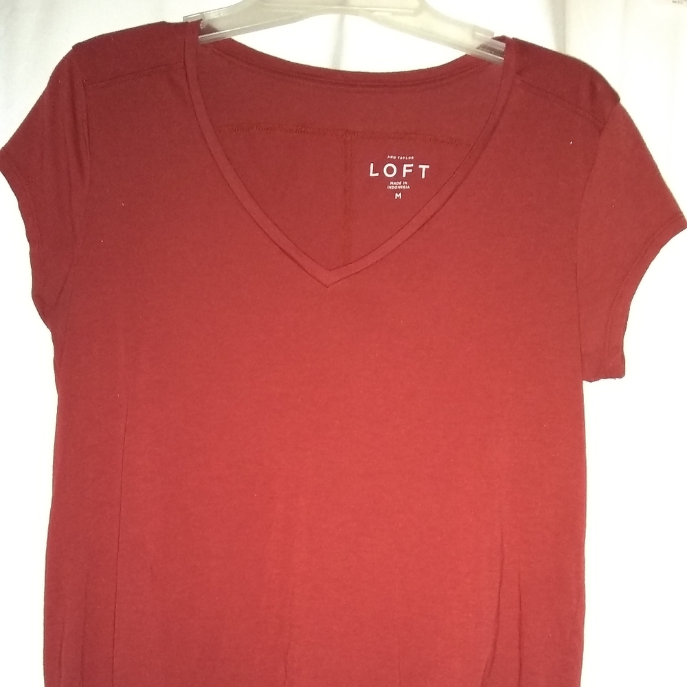 Ann Taylor red short sleeve tee. Size M.